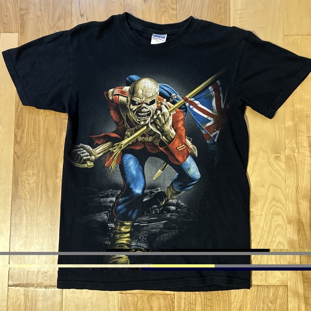 Iron Maiden Final Frontier World Tour 2010 2011 Band Tee Women's Small Gildan